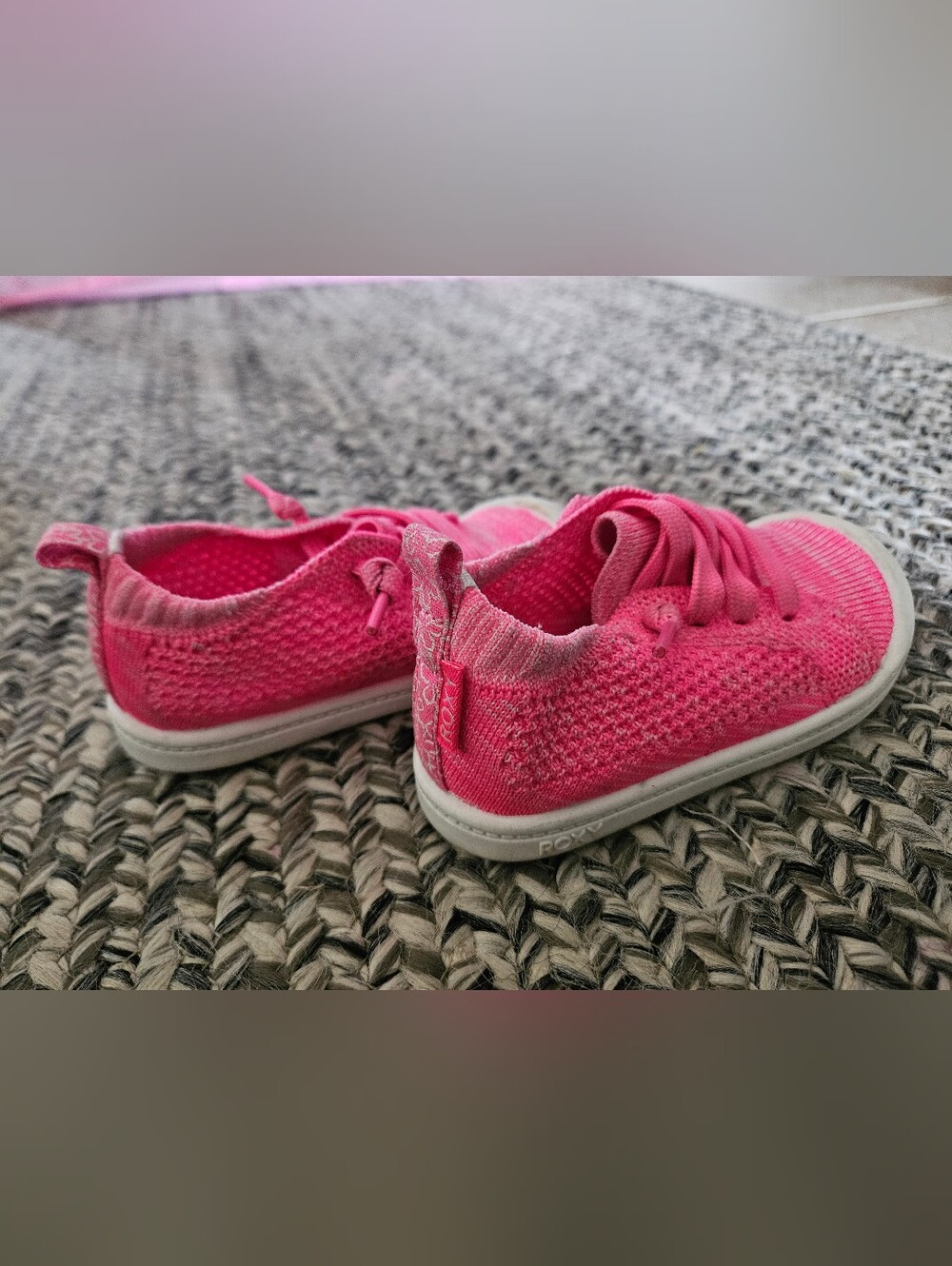 Roxy Slip On Tennis Shoes Size 6 Toddler